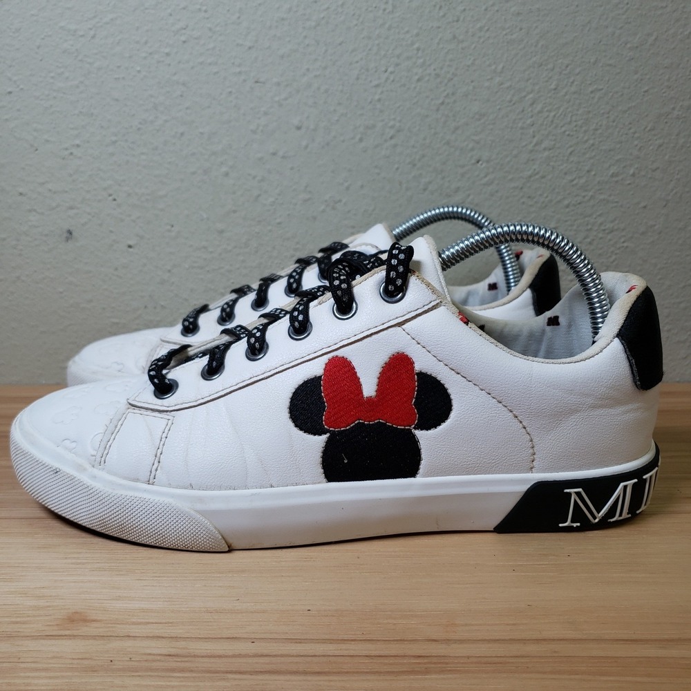 Disney Minnie Mouse Low Top White Court Sneakers Sporty Cutesy WNMM24GU023 8.5